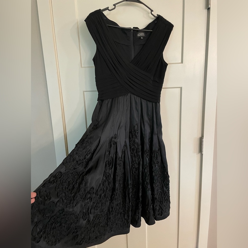 Perfect for a wedding or cocktail party! ADRIANNA PAPELL Black Dress